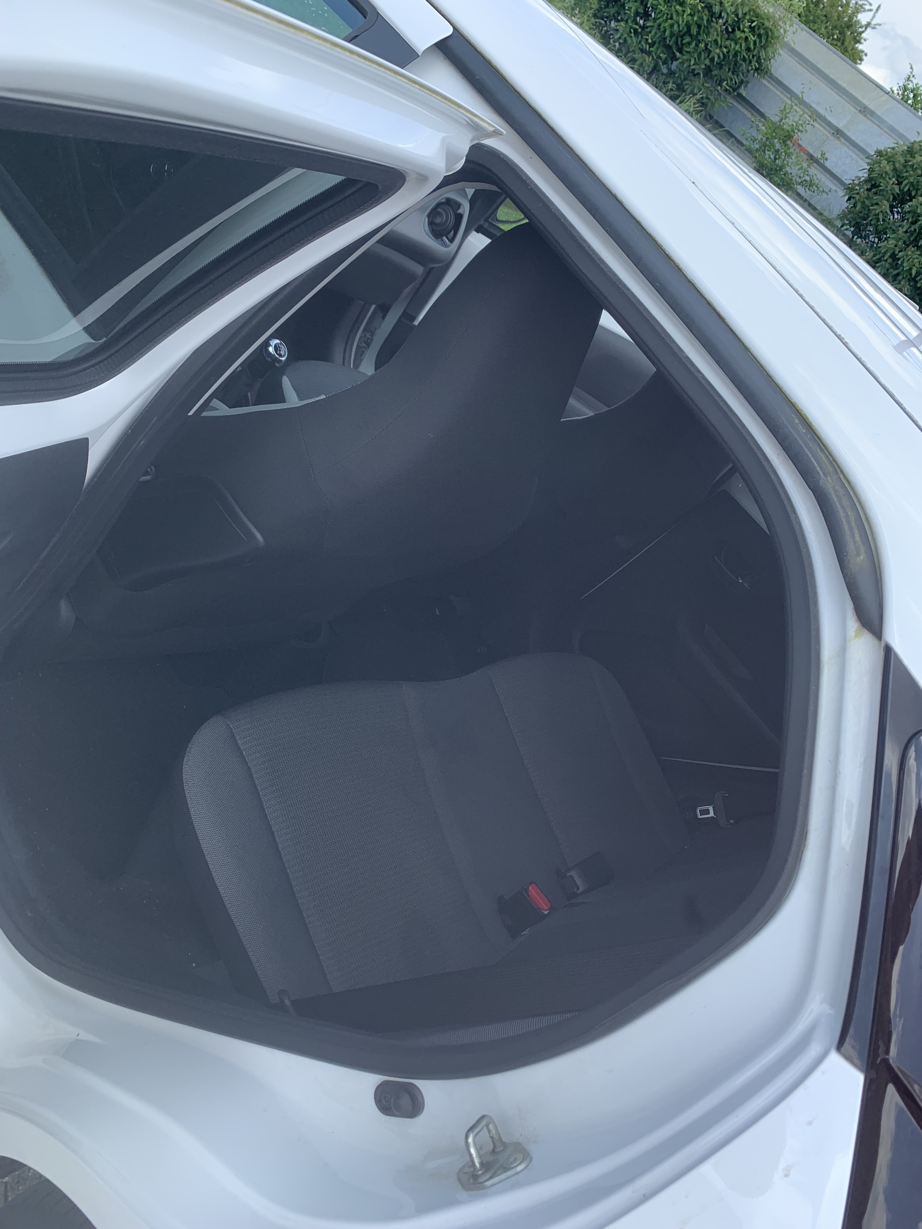 Hvid Toyota Aygo fra 2021