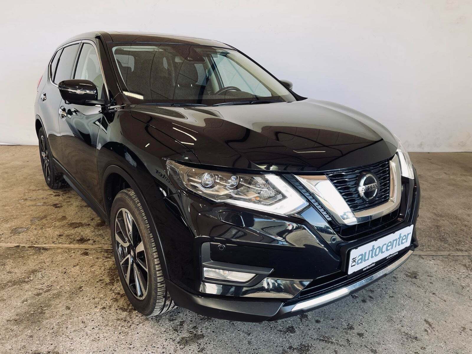 Blå Nissan X-Trail fra 2020