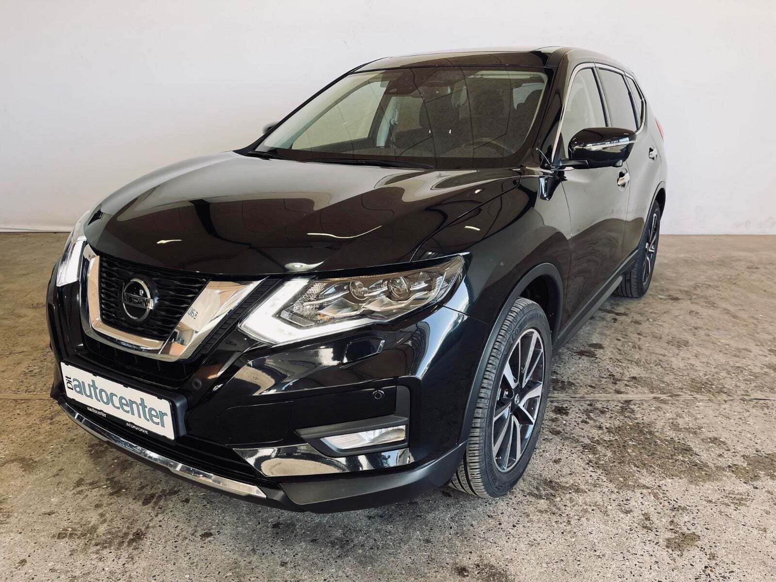 Blå Nissan X-Trail fra 2020