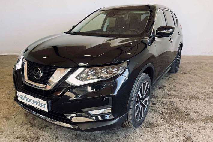 Blå Nissan X-Trail fra 2020