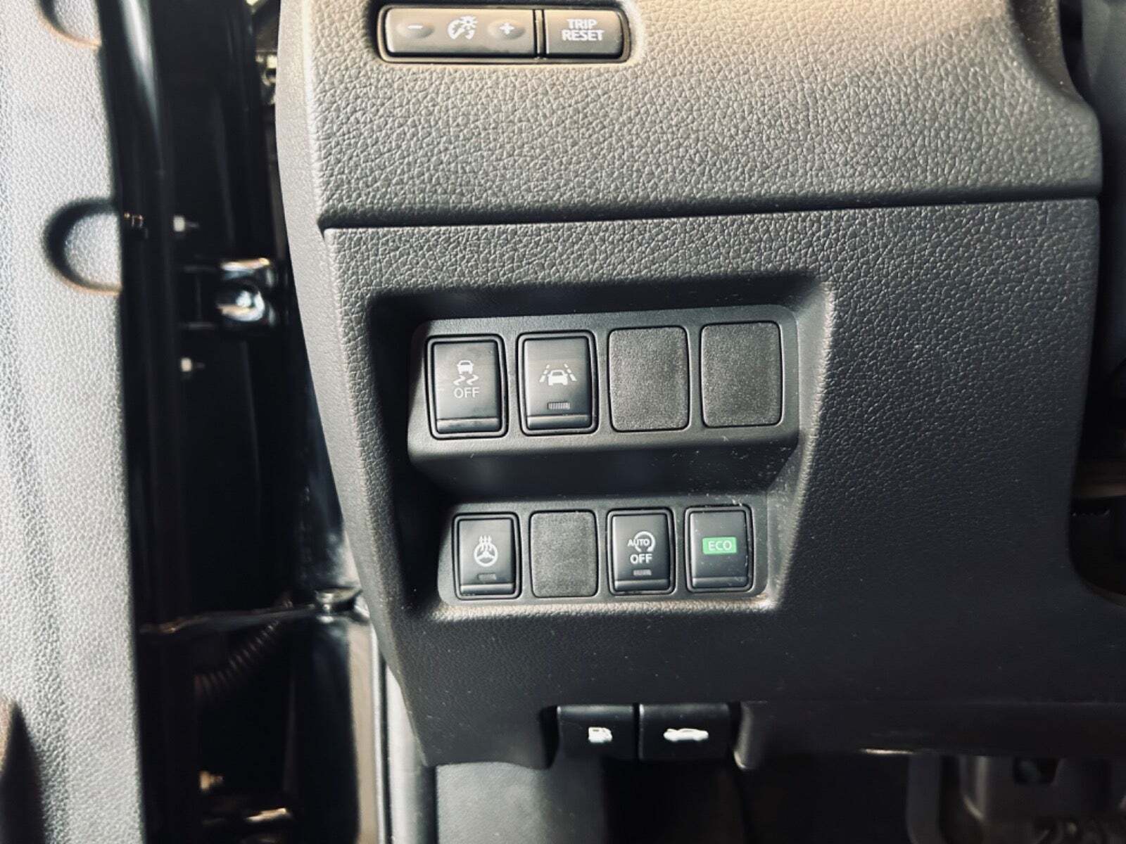 Blå Nissan X-Trail fra 2020