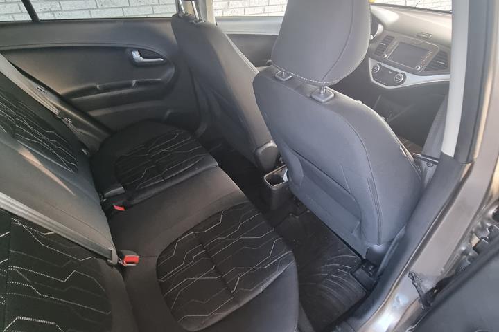 Grå Kia Picanto fra 2016