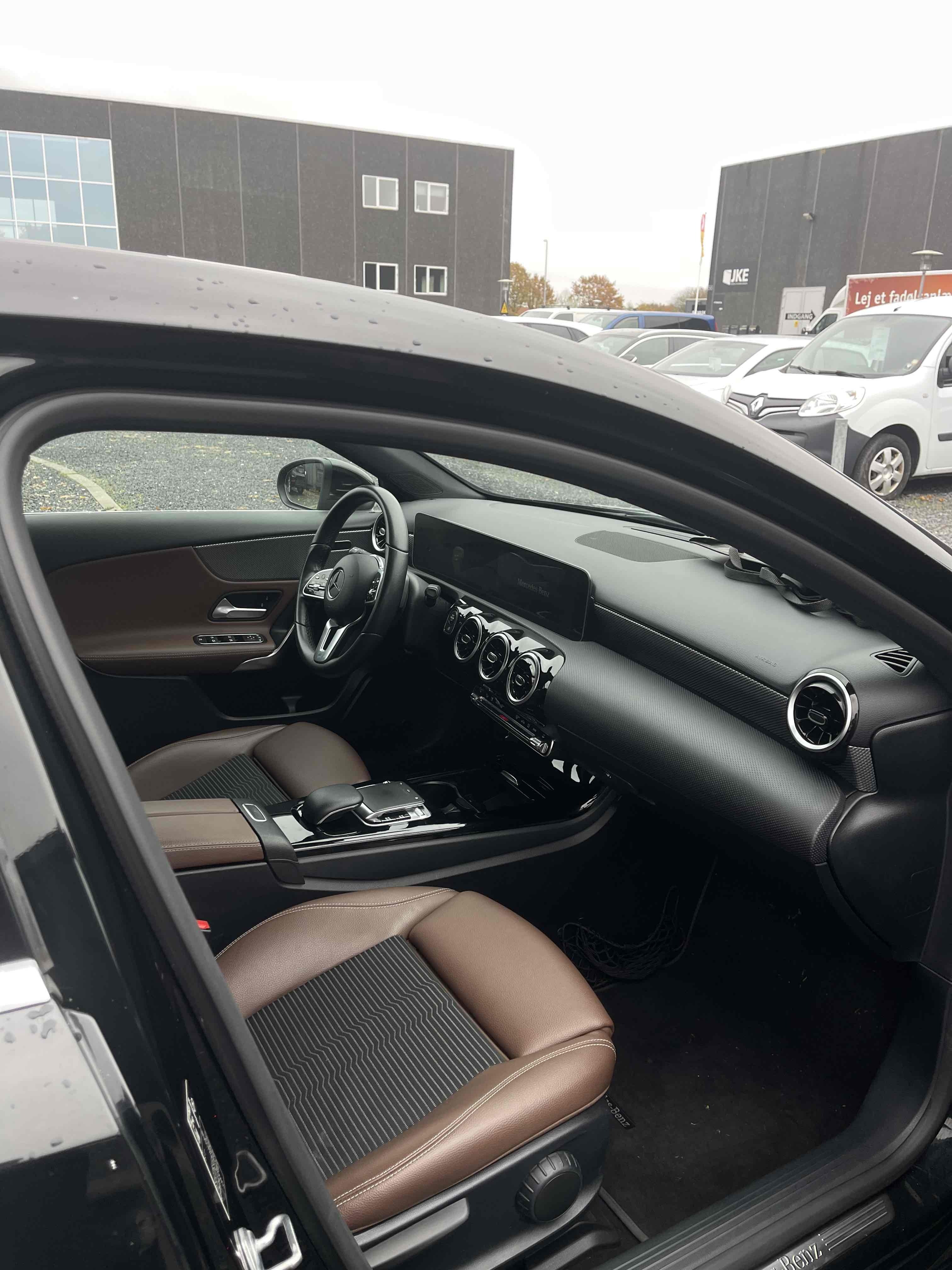 Mercedes A-Klasse 1,5 180 d Hatchback 7G-DCT