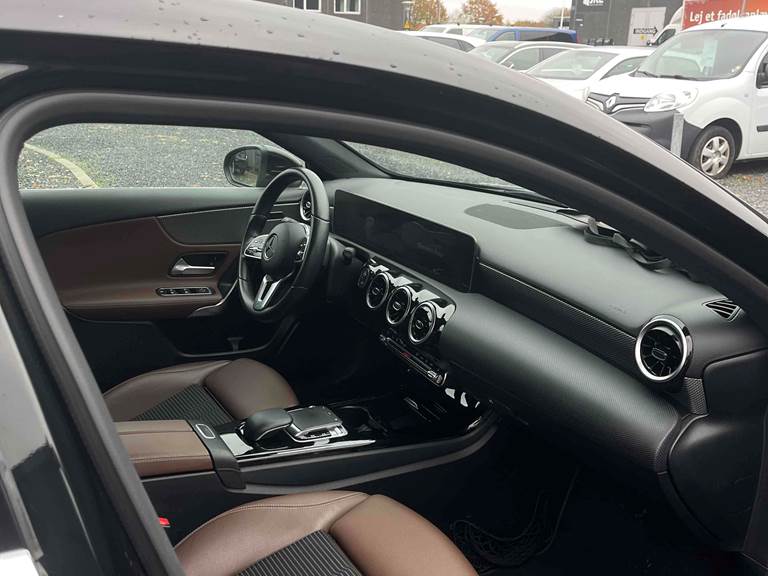 Mercedes A-Klasse 1,5 180 d Hatchback 7G-DCT