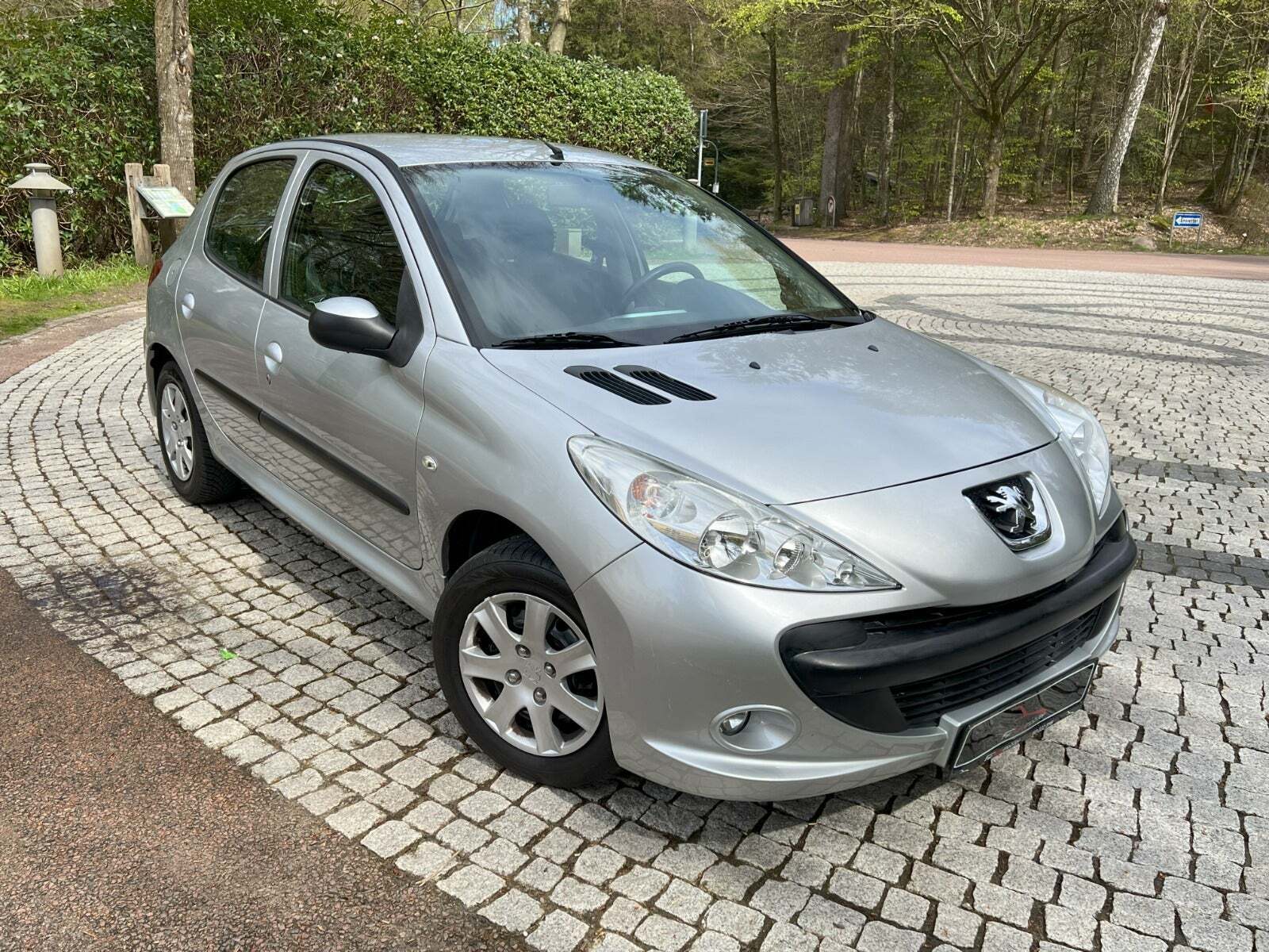 Sølv Peugeot 206+ fra 2010