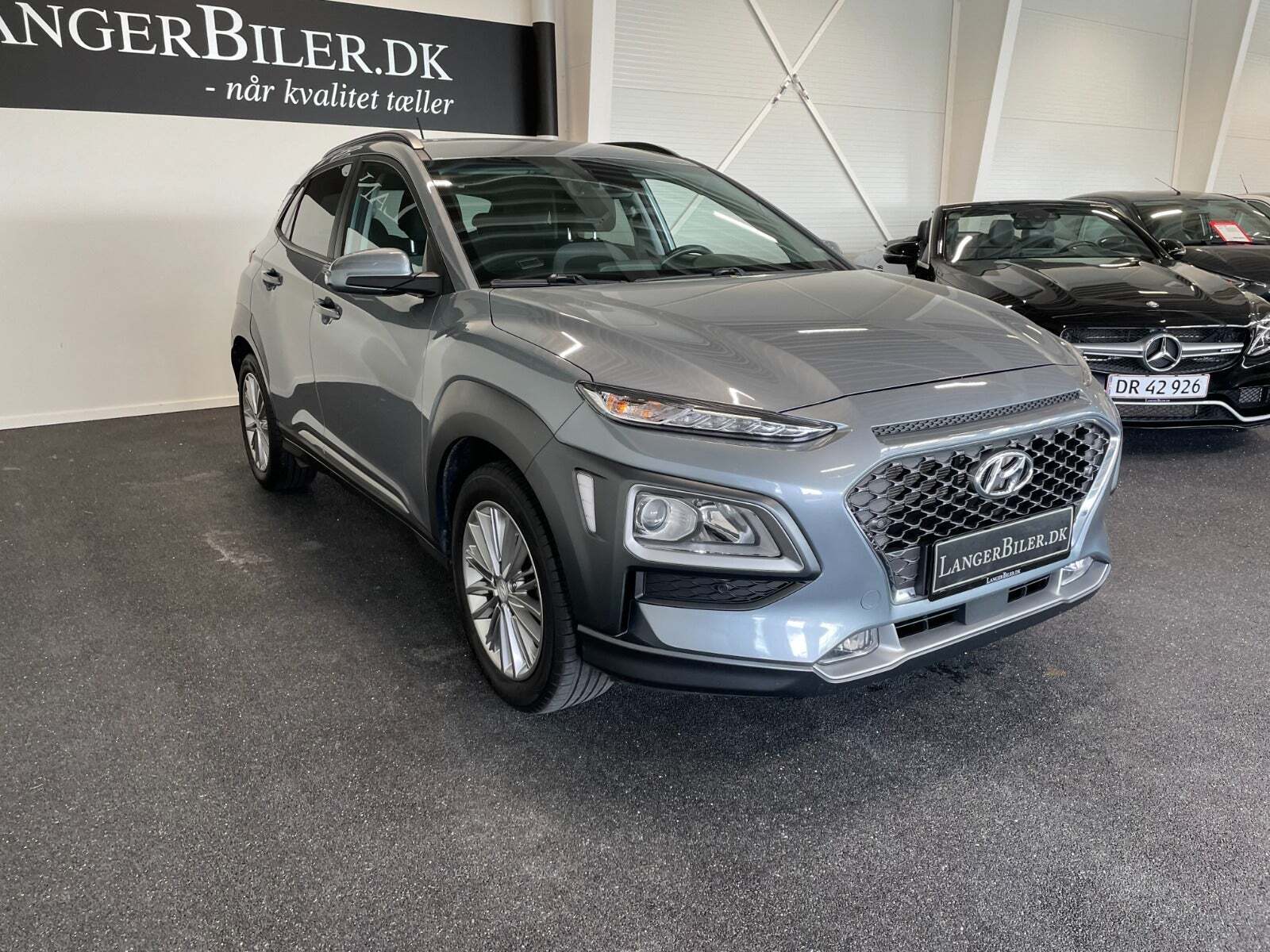 Grå Hyundai Kona fra 2021