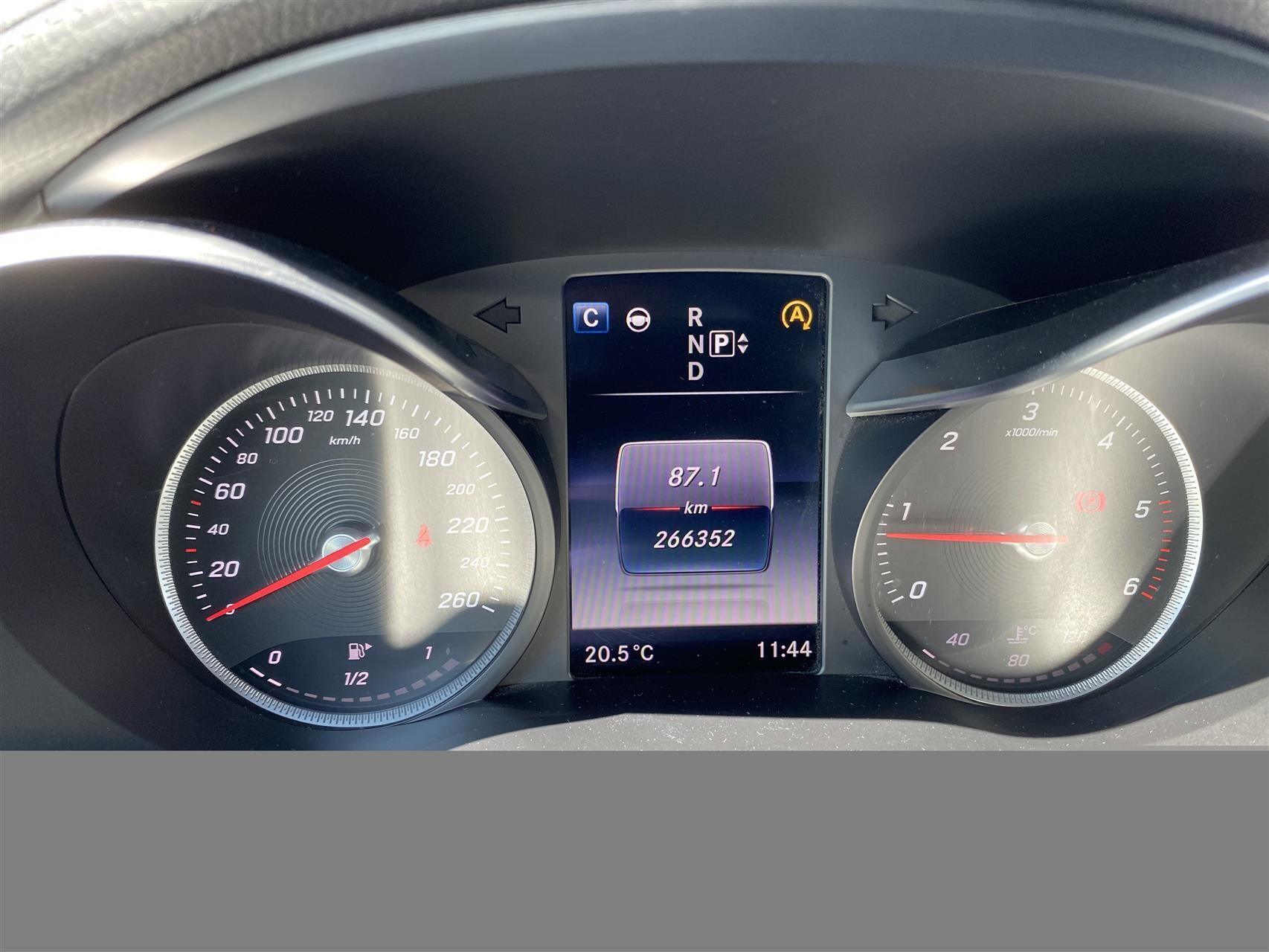 Hvid Mercedes C220 d fra 2015