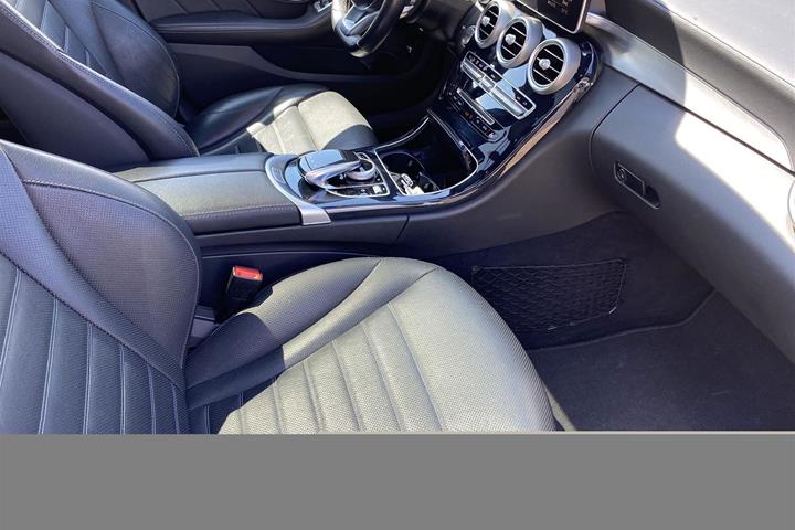 Hvid Mercedes C220 d fra 2015
