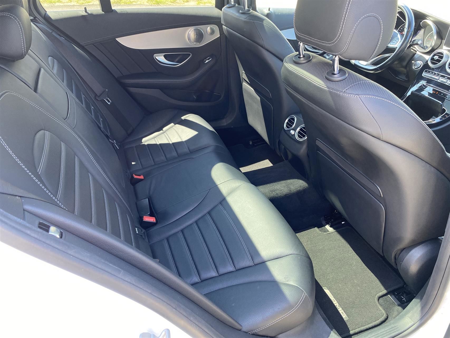 Hvid Mercedes C220 d fra 2015