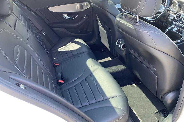 Hvid Mercedes C220 d fra 2015