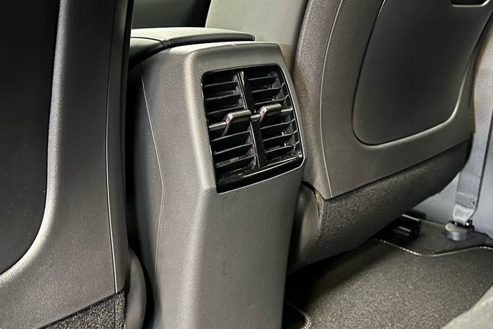 Grå Kia Niro EV fra 2024