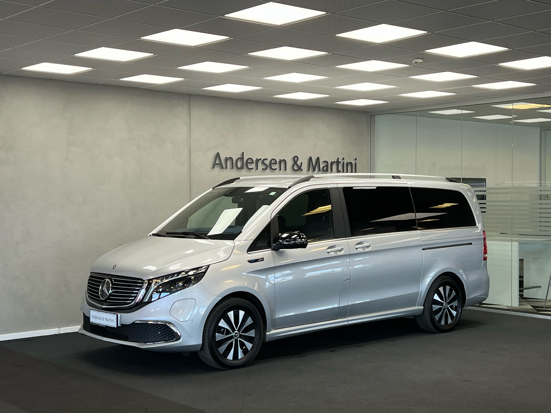 Guide til Mercedes-Benz EQV 300 lang (90 kWh) (Årgang 01/2024 og frem)