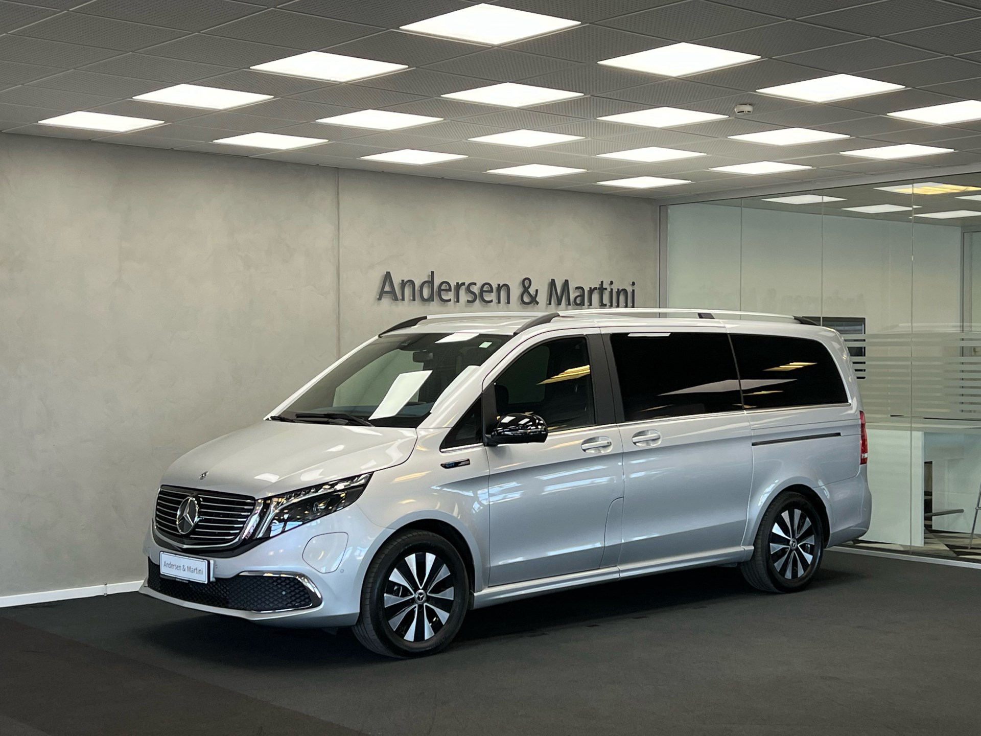 Guide til Mercedes-Benz EQV 300 lang (90 kWh) (Årgang 01/2024 og frem)
