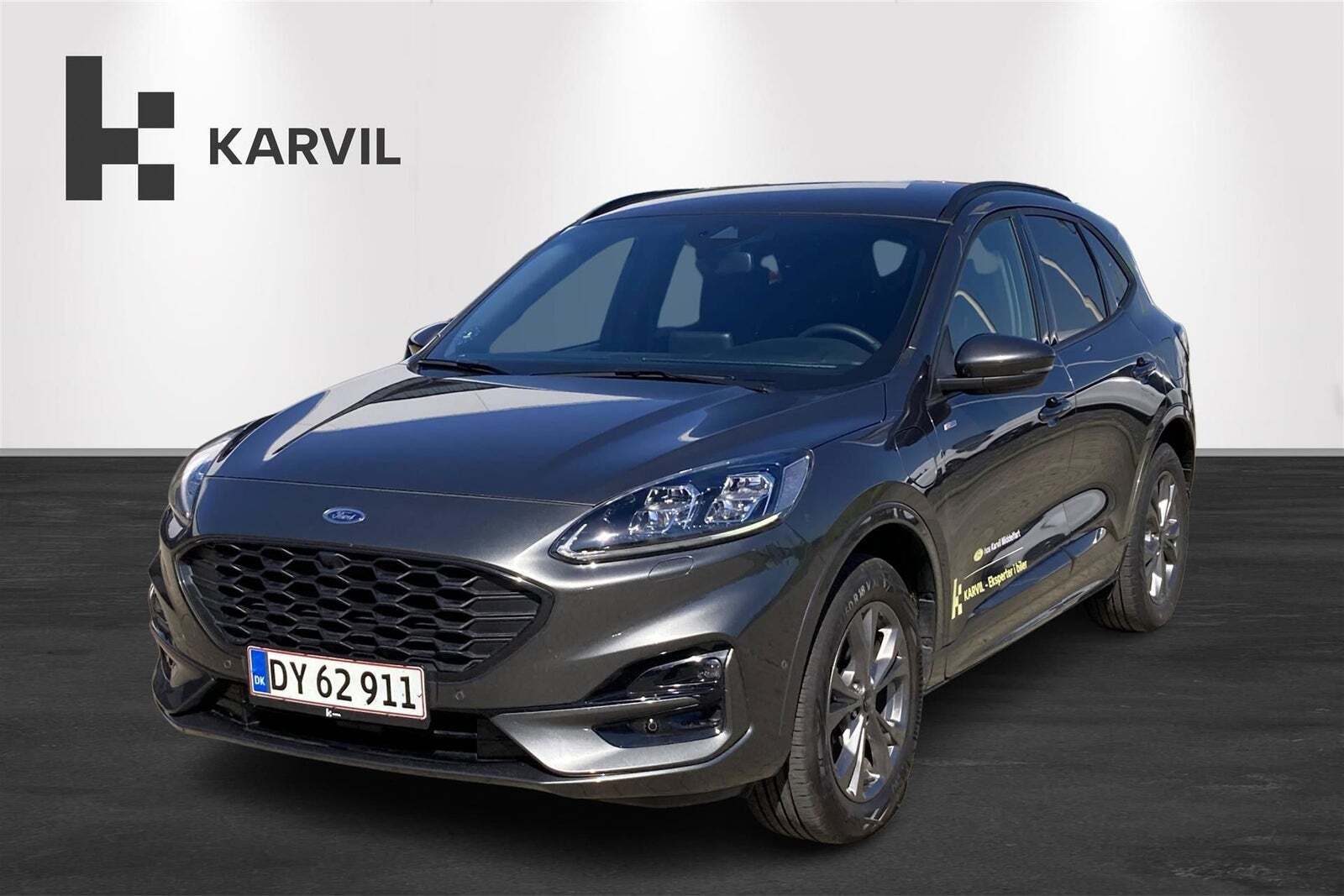 Grå Ford Kuga fra 2023