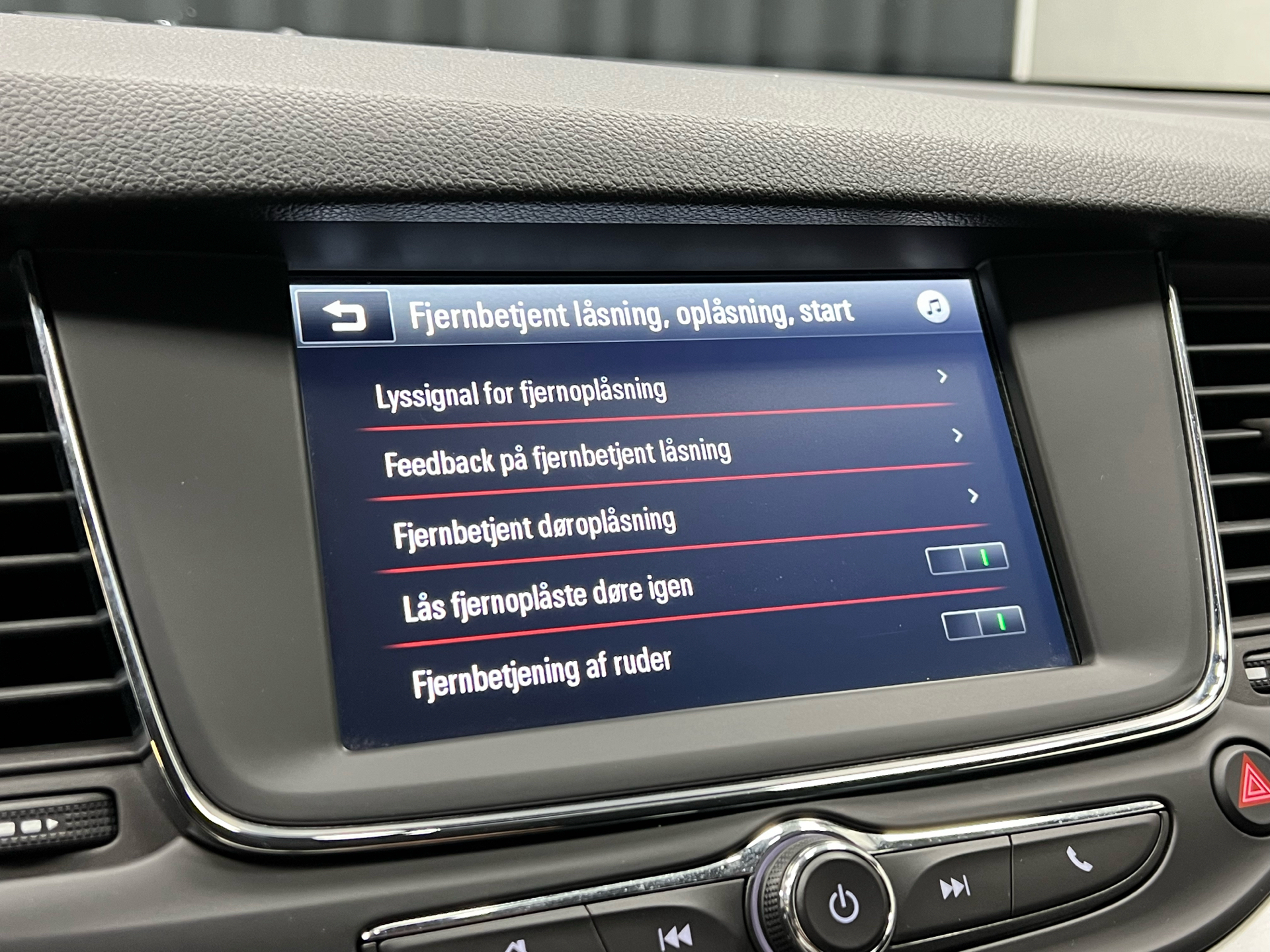 Blå Opel Astra fra 2019