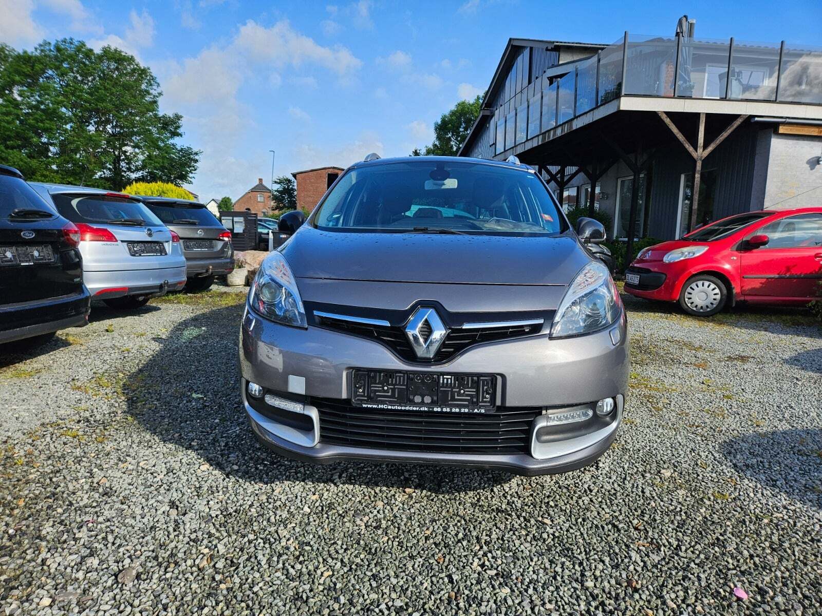 Grå Renault Grand Scenic III fra 2015