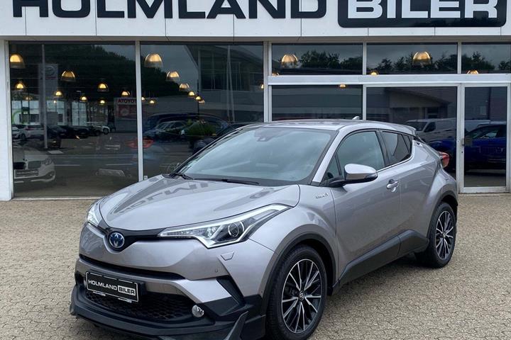Sølv Toyota C-HR fra 2017