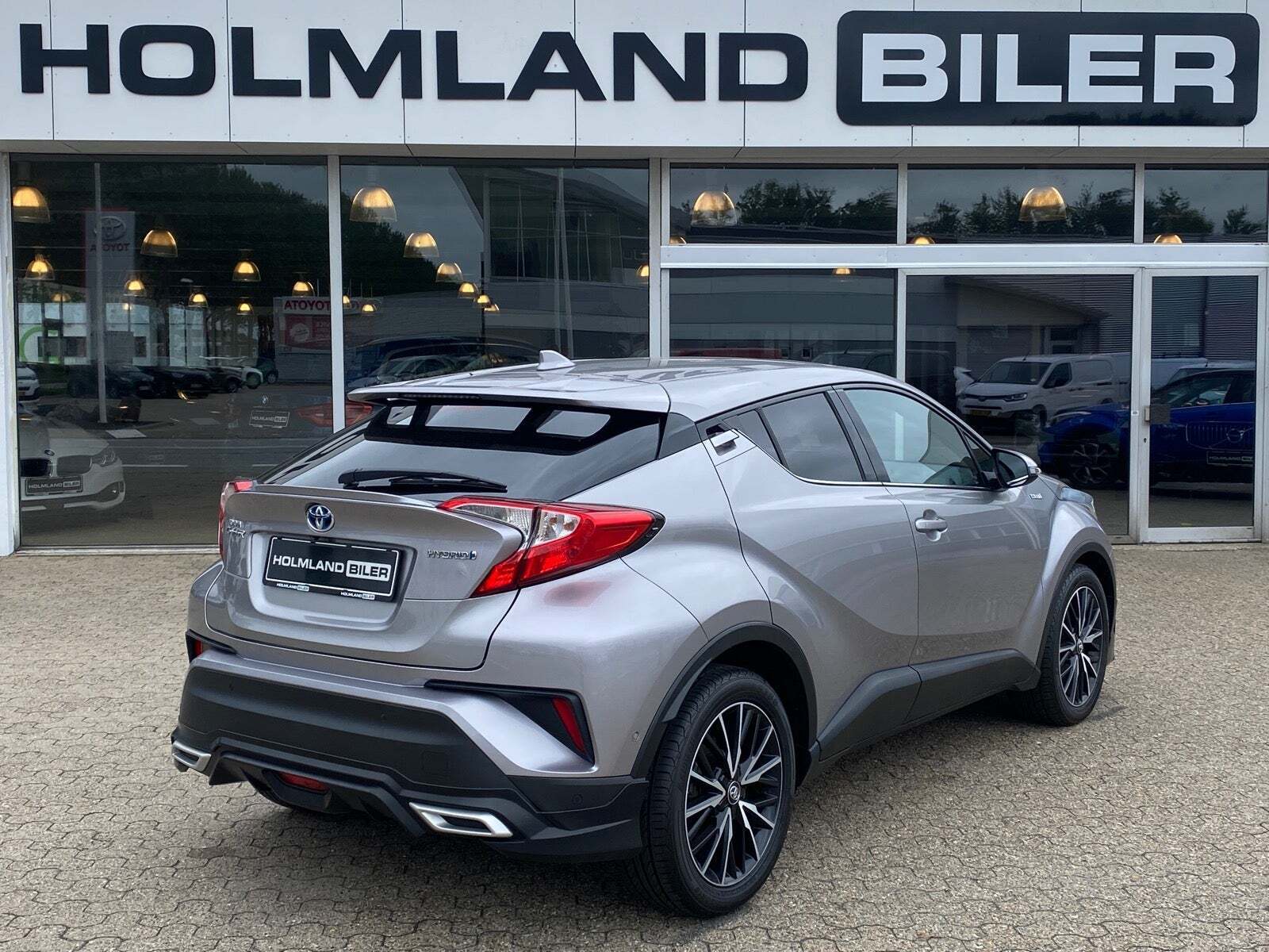 Sølv Toyota C-HR fra 2017