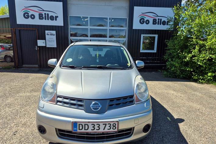 Grøn Nissan Note fra 2008