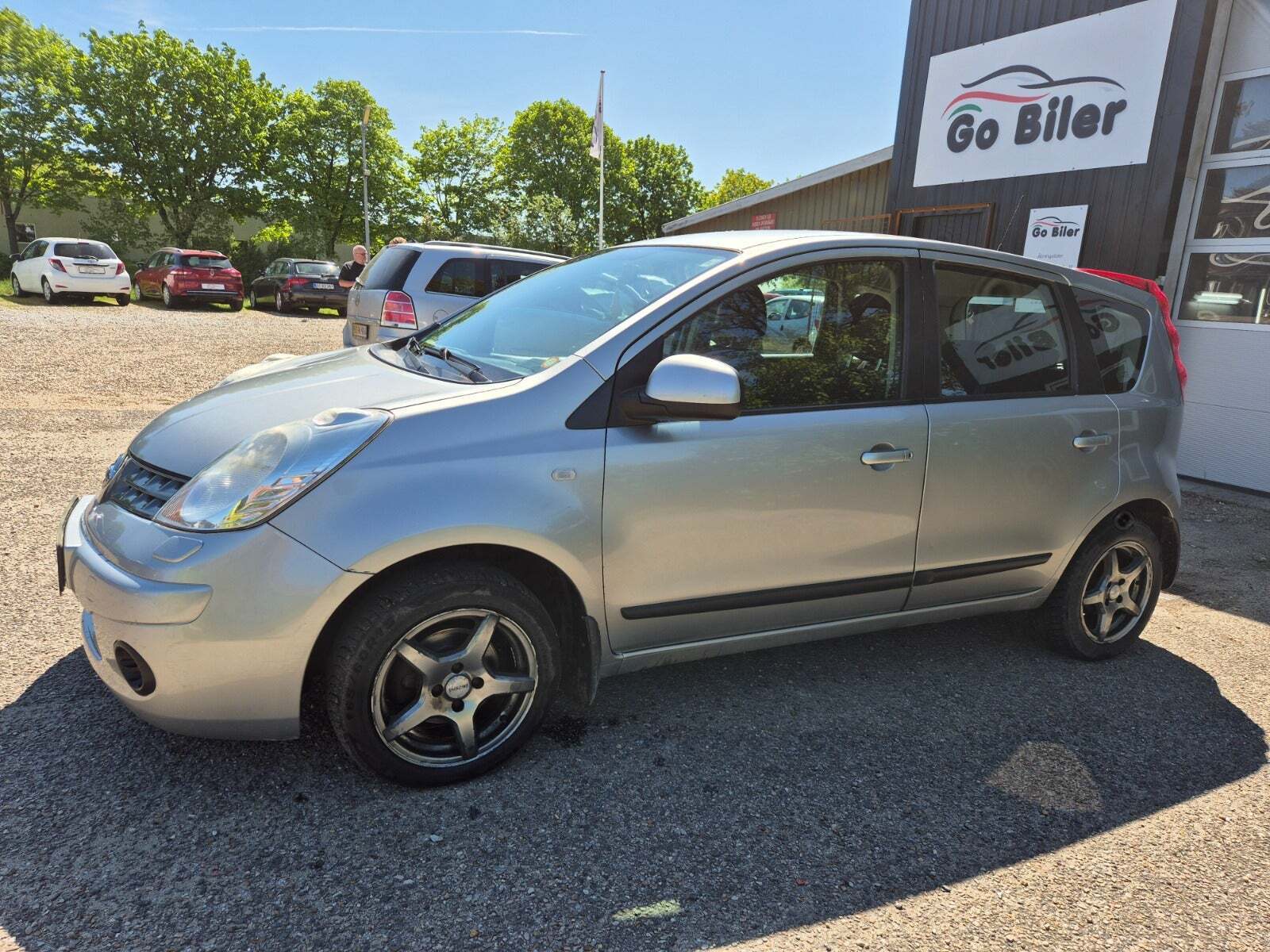 Grøn Nissan Note fra 2008