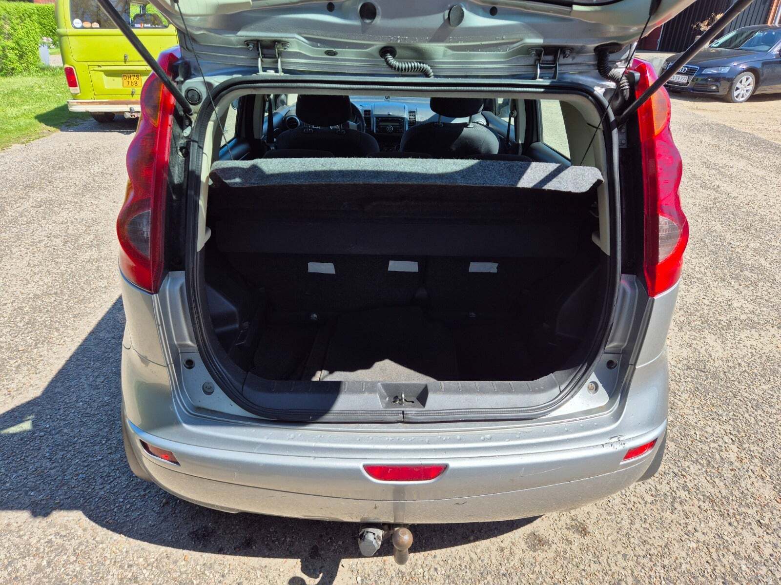 Grøn Nissan Note fra 2008