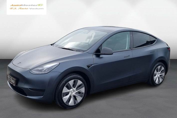 Grå Tesla Model 3 fra 2024