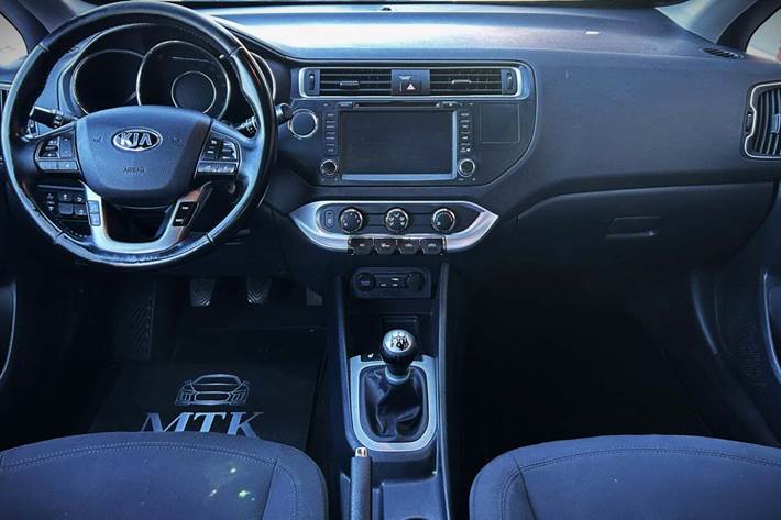 Hvid Kia Rio fra 2016