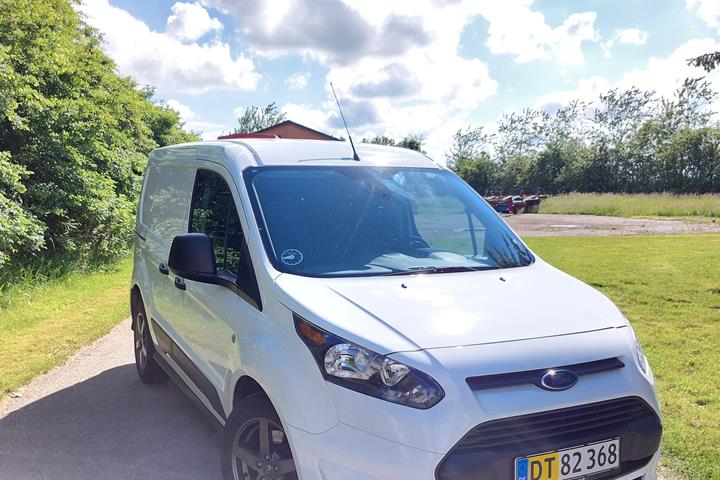 Hvid Ford Transit Connect fra 2016