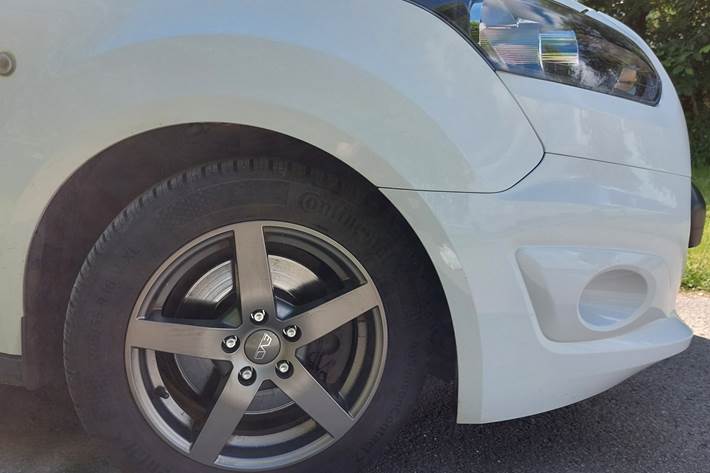 Hvid Ford Transit Connect fra 2016