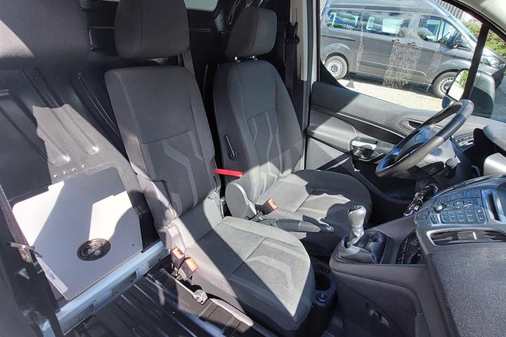 Hvid Ford Transit Connect fra 2016
