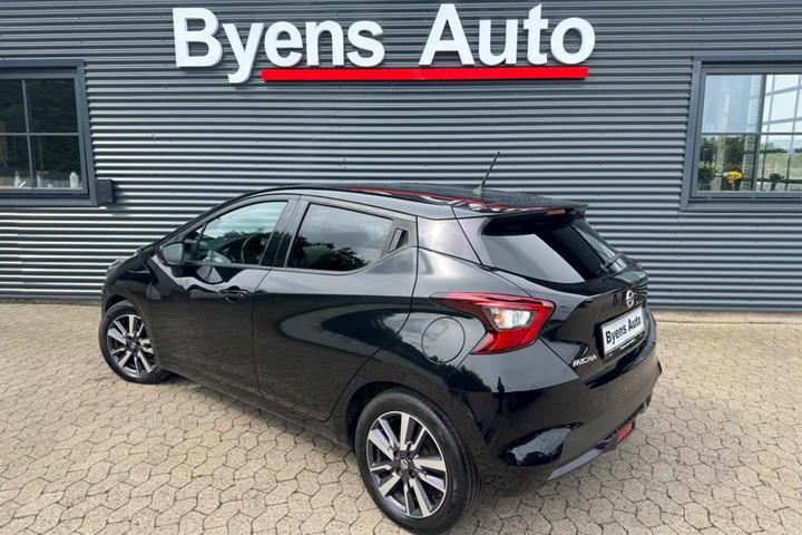 Sort Nissan Micra fra 2018 set udefra