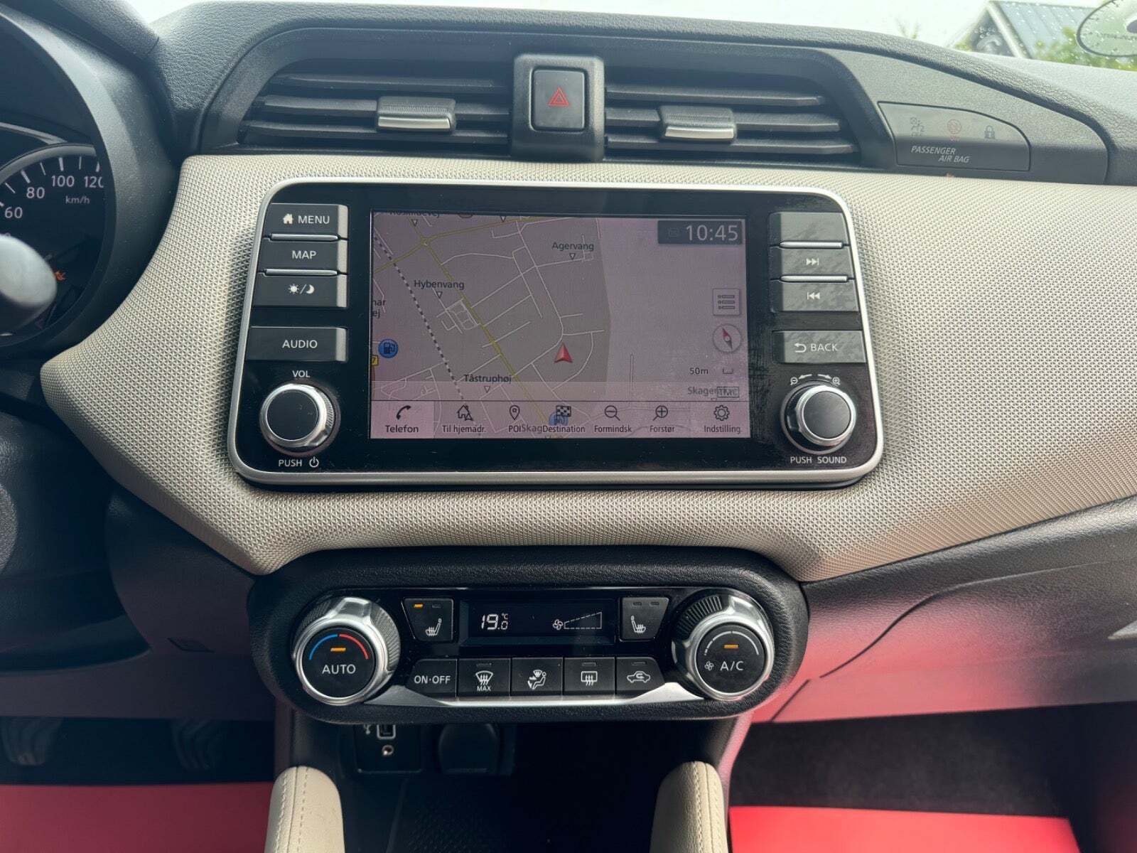 Sort Nissan Micra fra 2018 set indefra