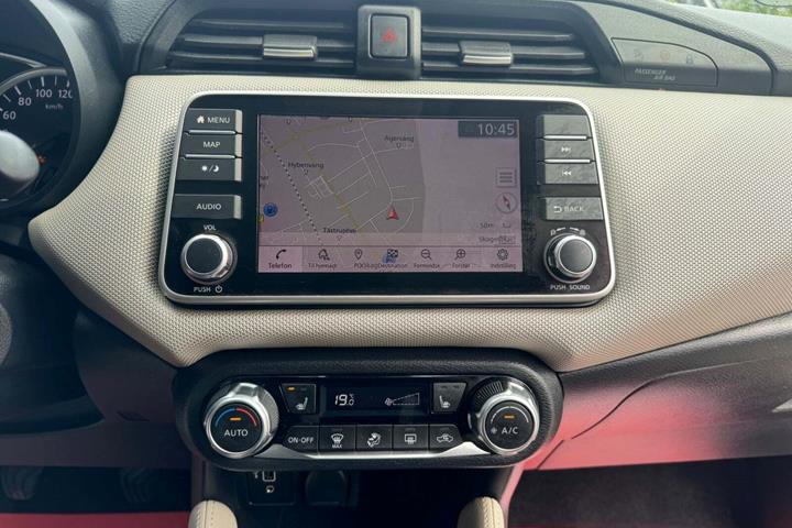 Sort Nissan Micra fra 2018 set indefra