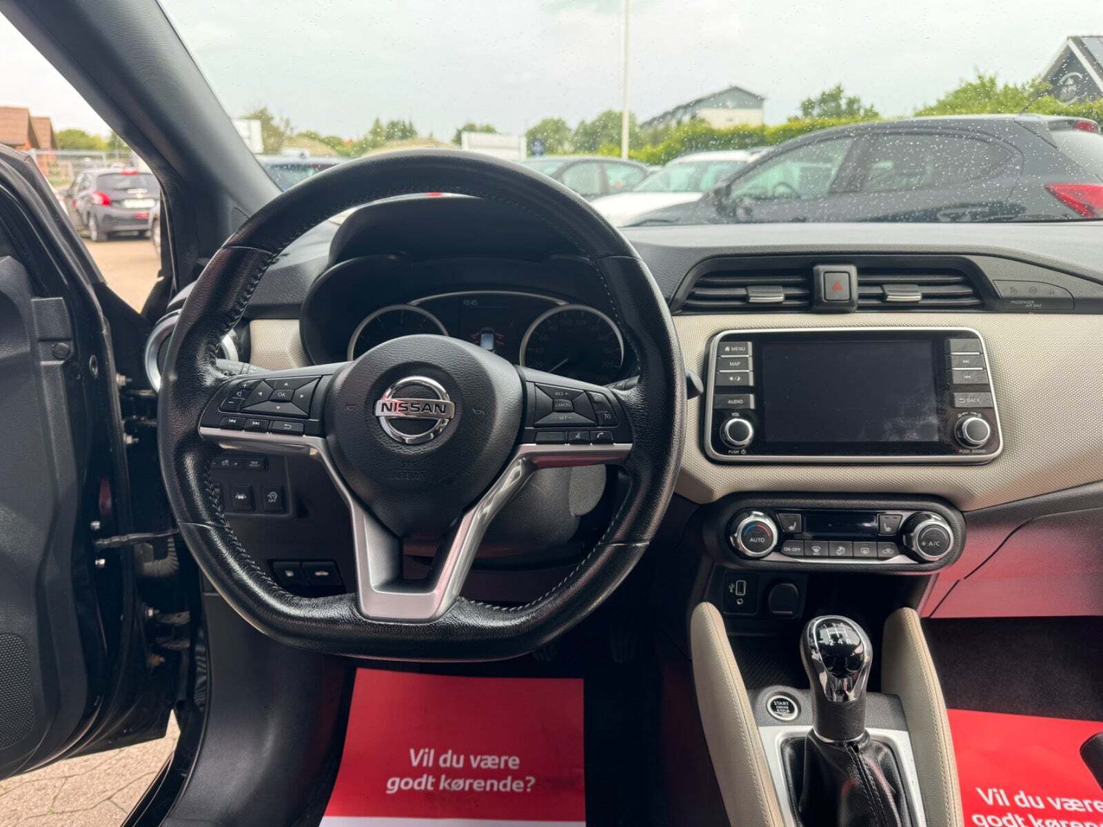 Sort Nissan Micra fra 2018 set indefra
