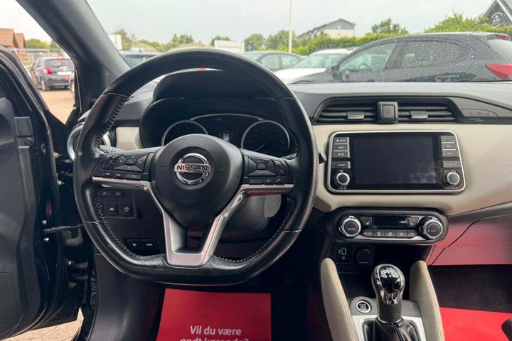 Sort Nissan Micra fra 2018 set indefra