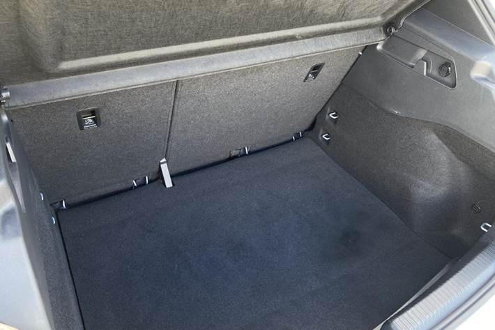 Sølv Cupra Born fra 2022