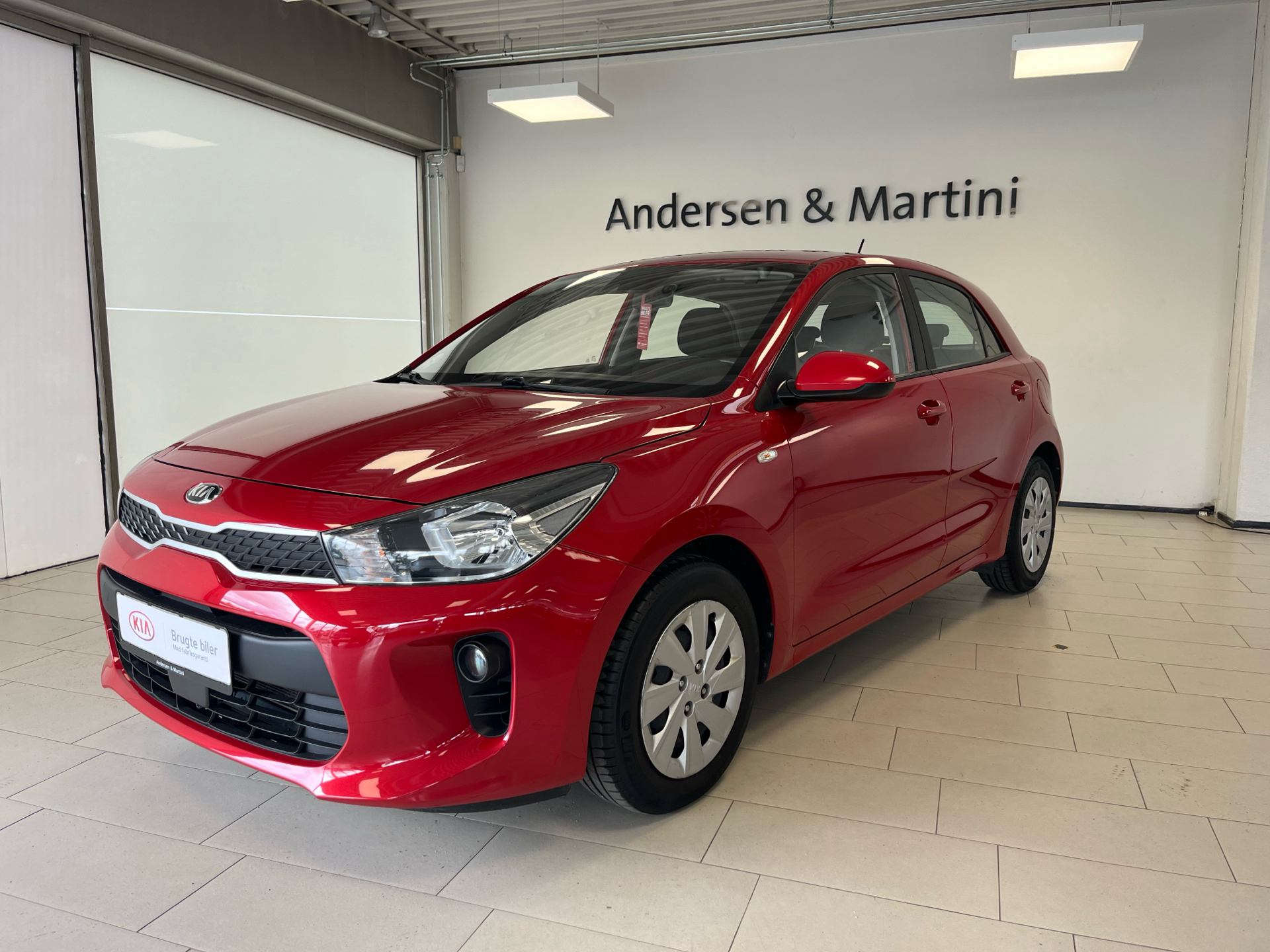 Rød Kia Rio fra 2020