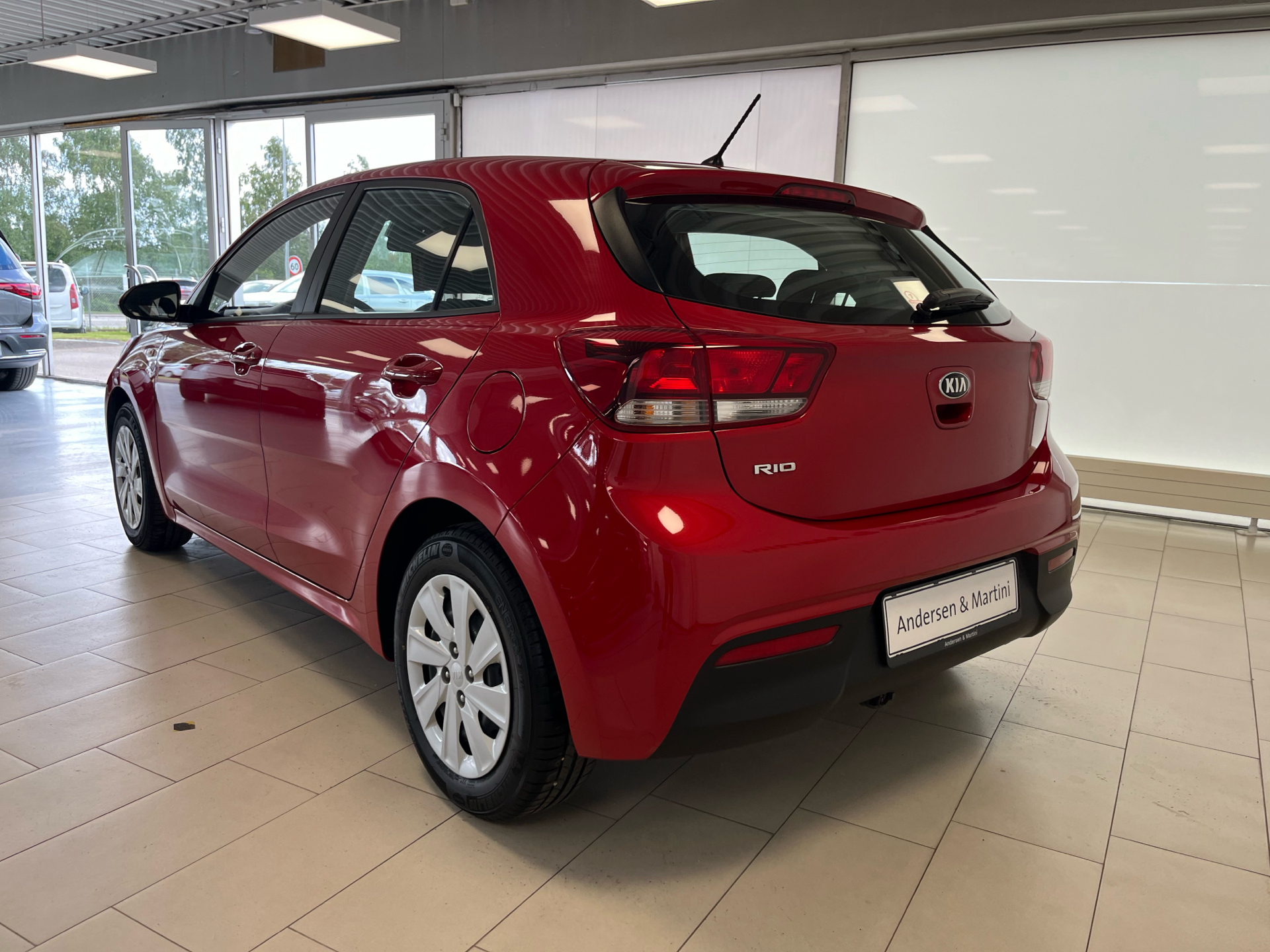 Rød Kia Rio fra 2020