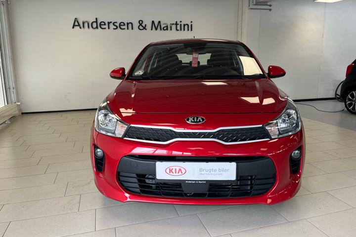 Rød Kia Rio fra 2020
