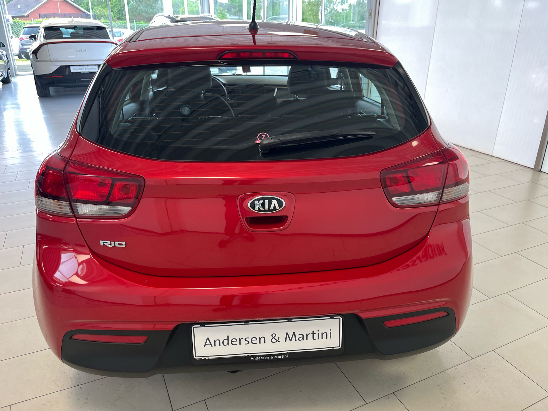Rød Kia Rio fra 2020