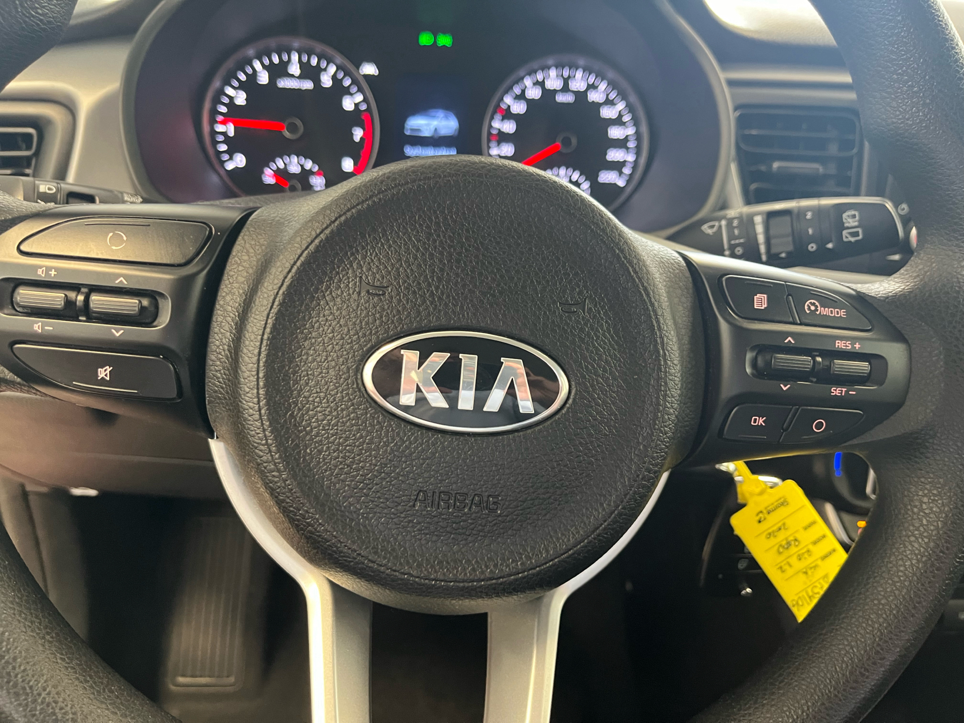 Rød Kia Rio fra 2020