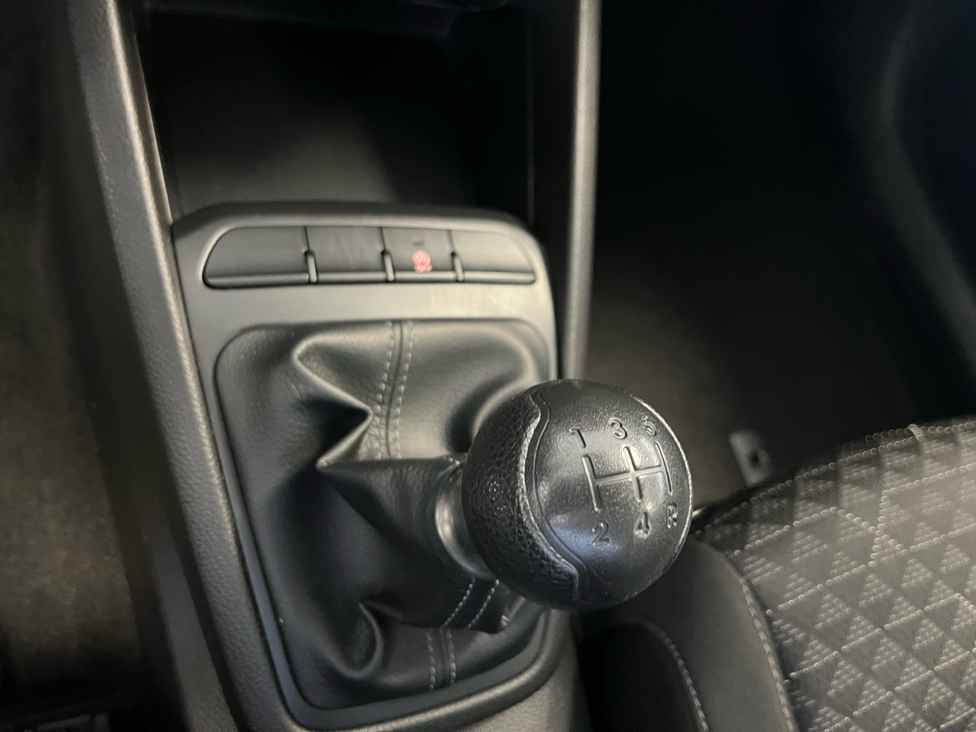 Rød Kia Rio fra 2020