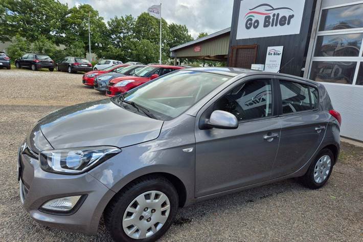 Grøn Hyundai i20 fra 2013