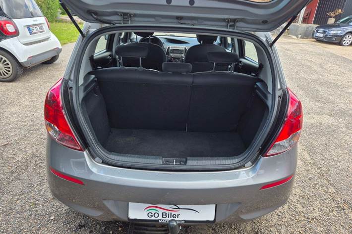 Grøn Hyundai i20 fra 2013