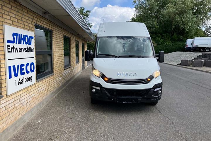 Hvid Iveco Daily fra 2018