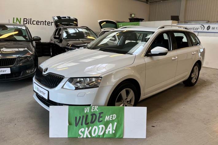 Hvid Skoda Octavia fra 2015