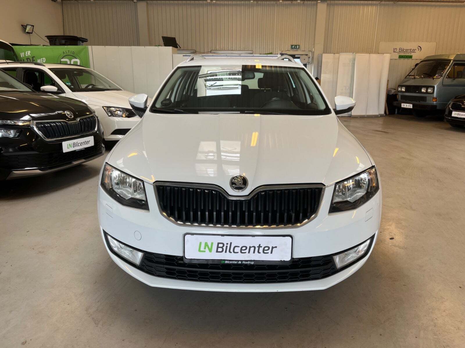 Hvid Skoda Octavia fra 2015