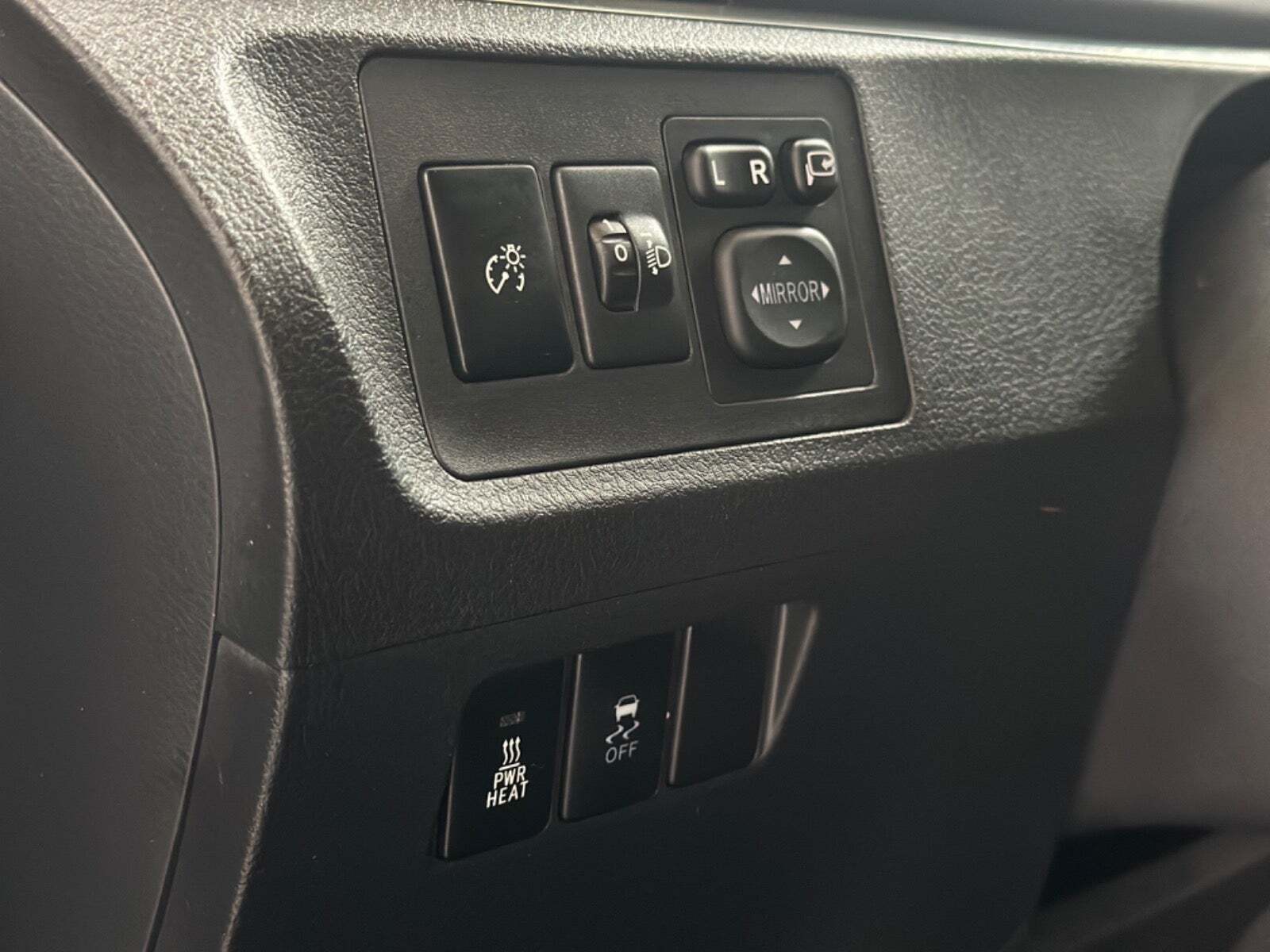 Grå Toyota Verso fra 2014