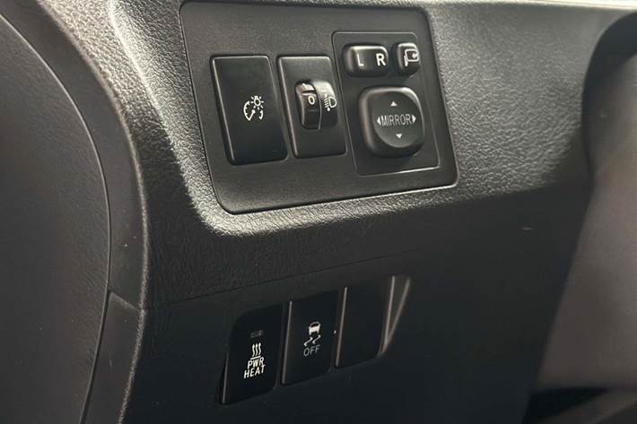 Grå Toyota Verso fra 2014