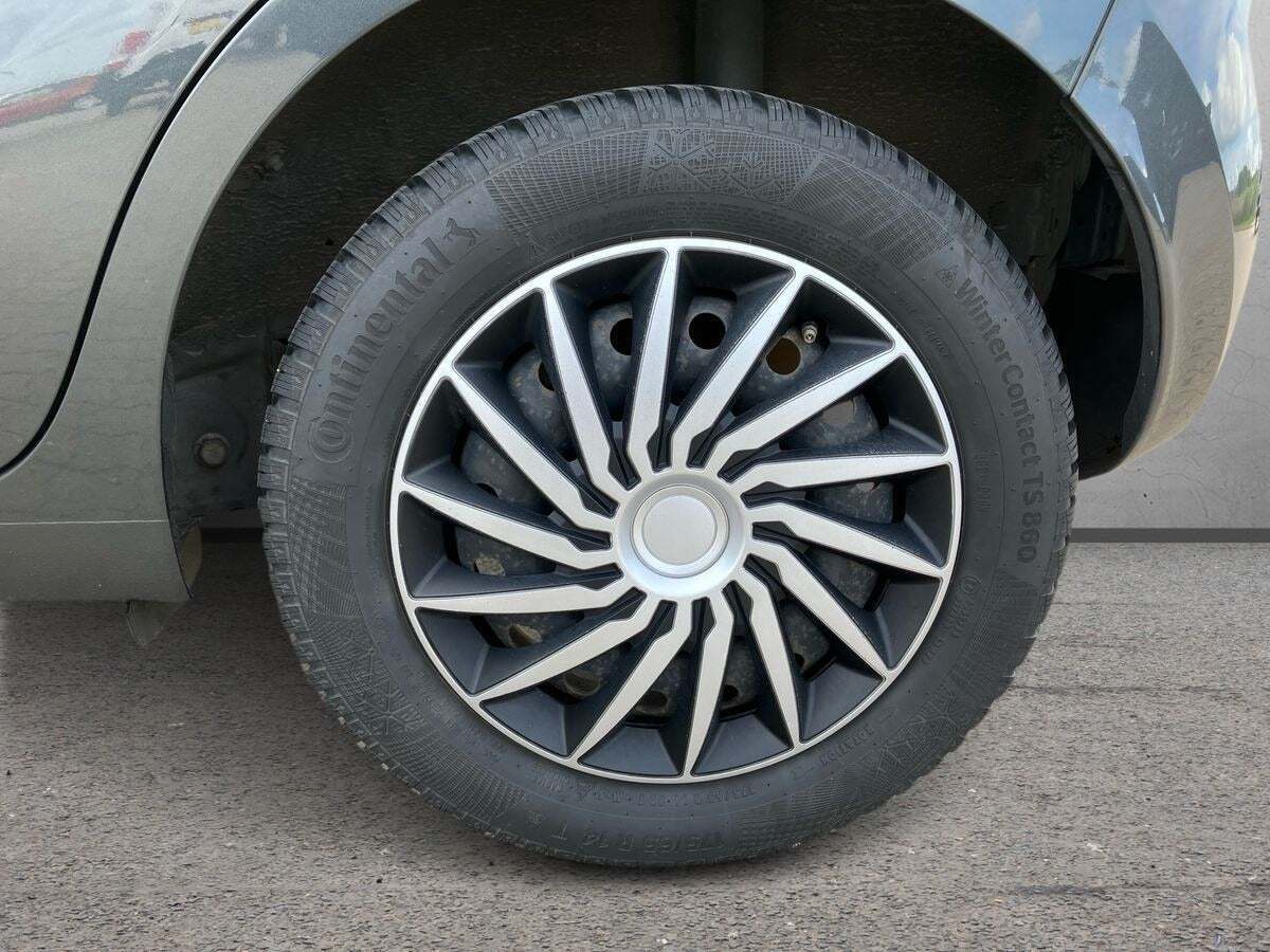 Grå Opel Karl fra 2018